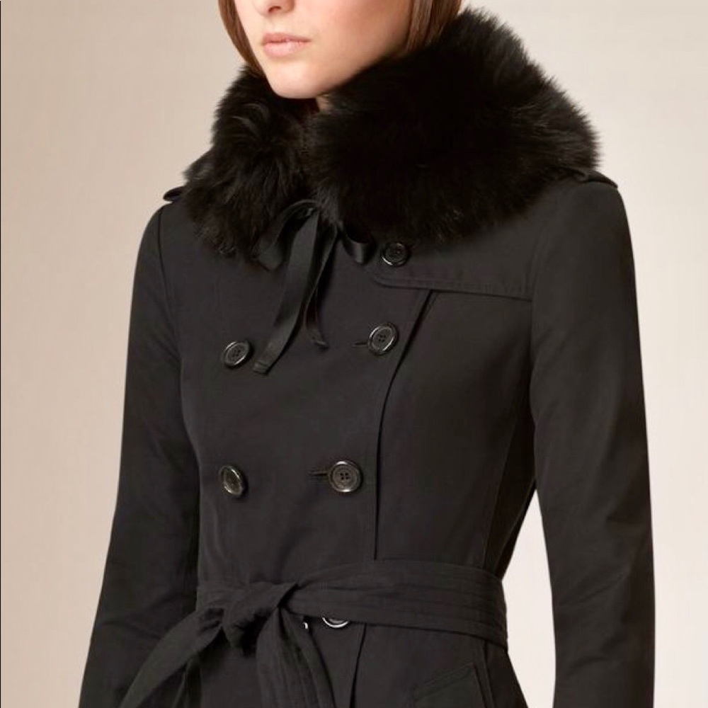 Burberry Fox 🦊 Fur Tie-On Collar 💕